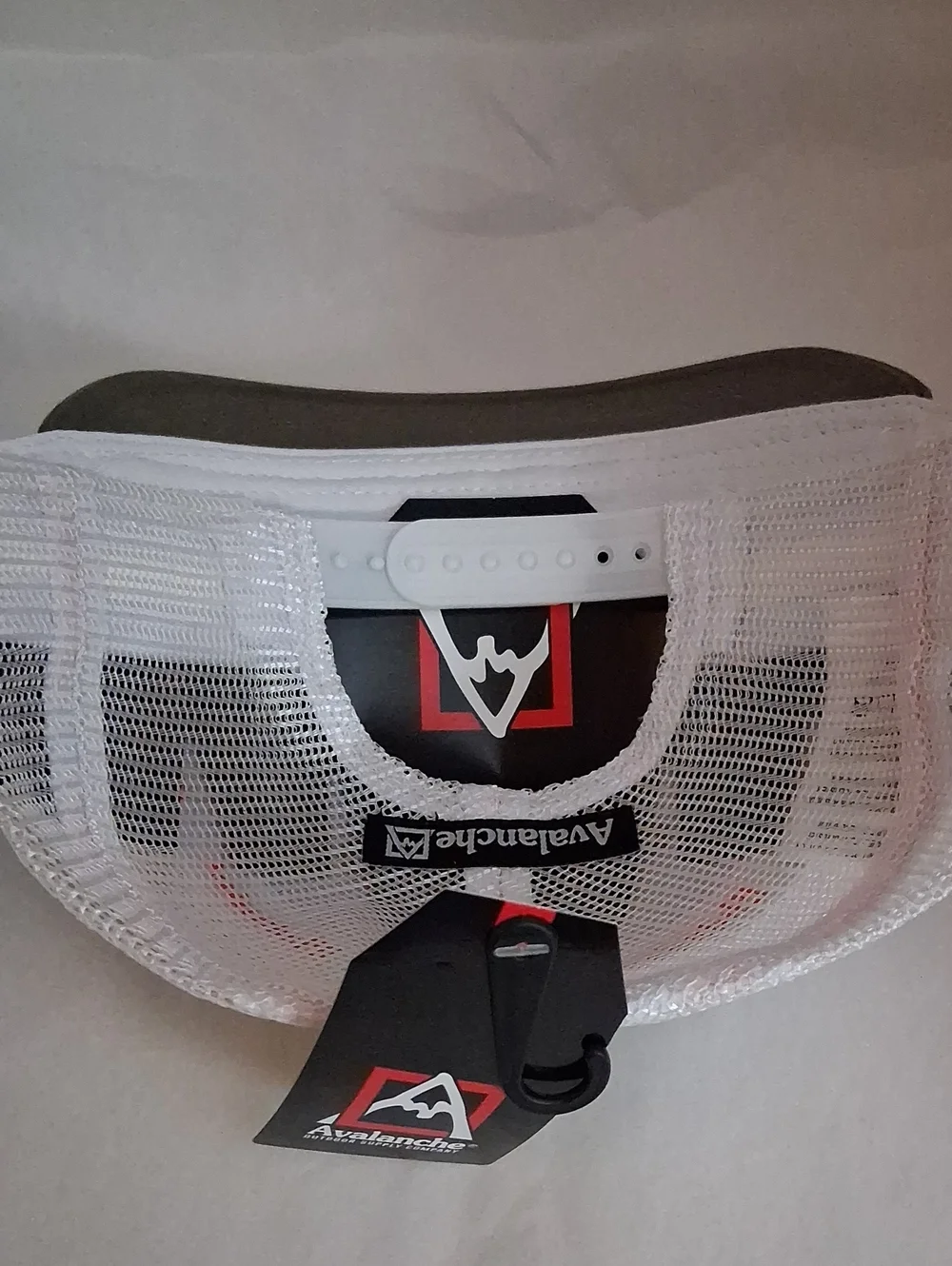 AVALANCHE outdoors Hats (2) Mesh Baseball Trucker Hats NEW